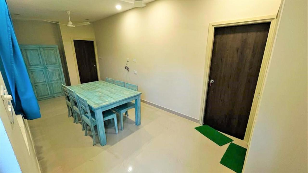 לינה וארוחת בוקר Shikhar Bunglow - A Stunning Valley View Bungalow In מאונט אבו מראה חיצוני תמונה