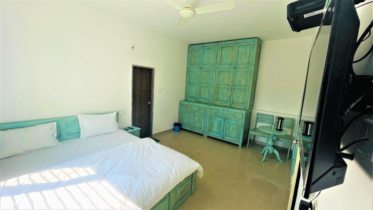לינה וארוחת בוקר Shikhar Bunglow - A Stunning Valley View Bungalow In מאונט אבו מראה חיצוני תמונה