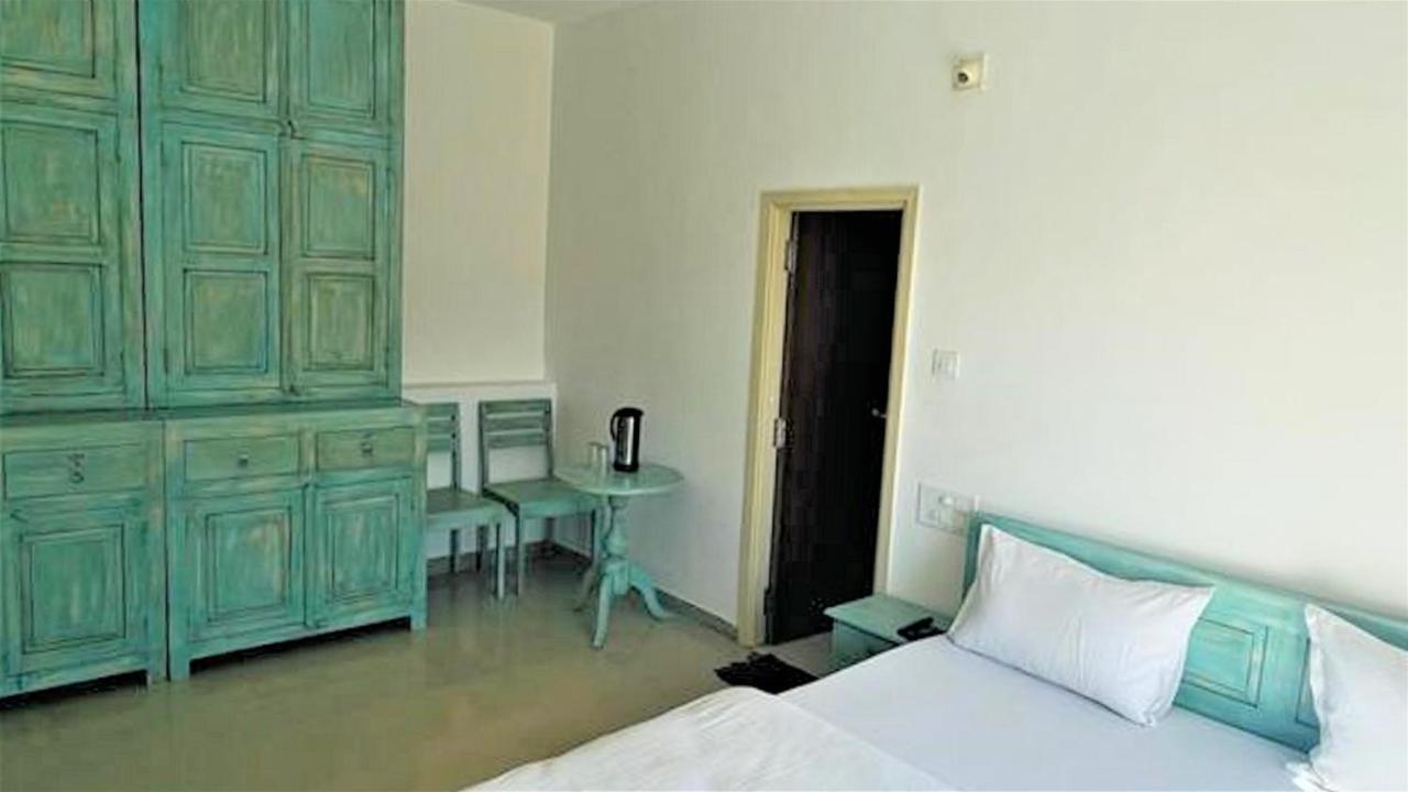 לינה וארוחת בוקר Shikhar Bunglow - A Stunning Valley View Bungalow In מאונט אבו מראה חיצוני תמונה